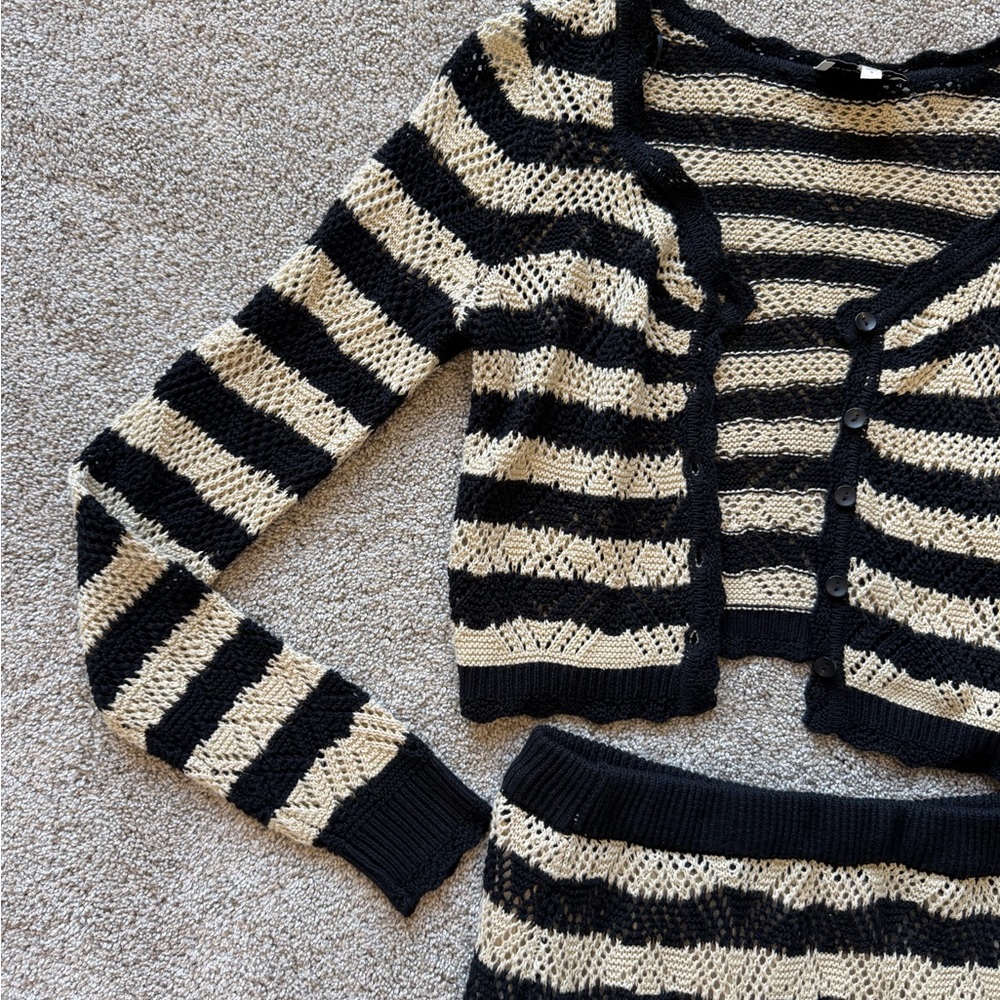 Women’s Freshman 1996 Black and Cream Striped Set- Size Small - Picture 3 of 6